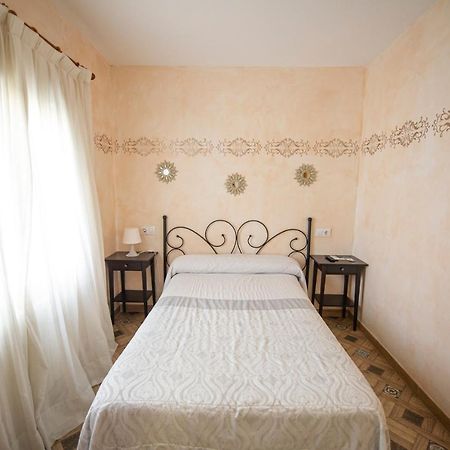 Hostal Paquita Madrid Luaran gambar