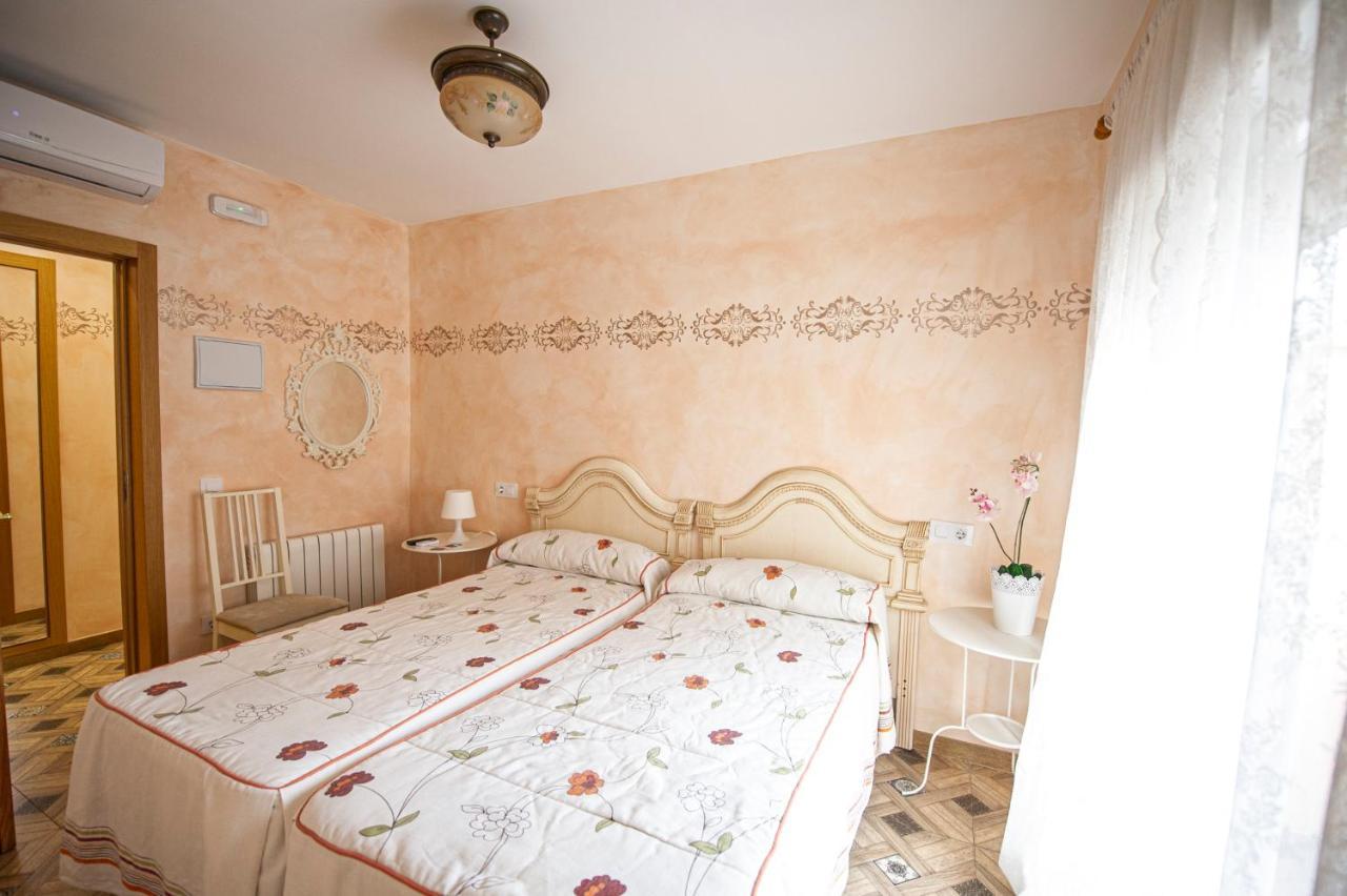 Hostal Paquita Madrid Luaran gambar