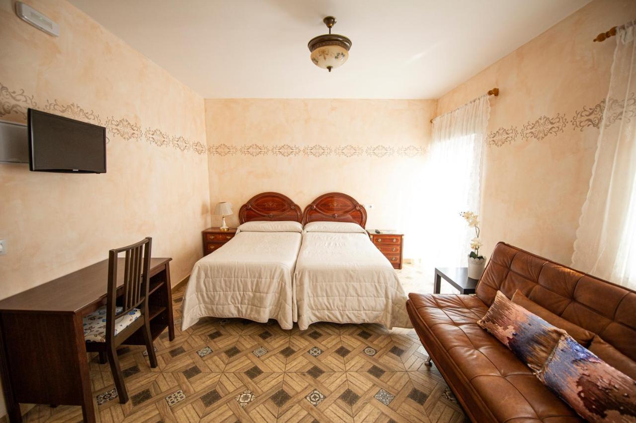 Hostal Paquita Madrid Luaran gambar