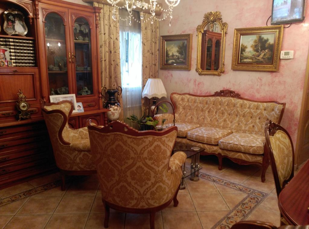 Hostal Paquita Madrid Luaran gambar