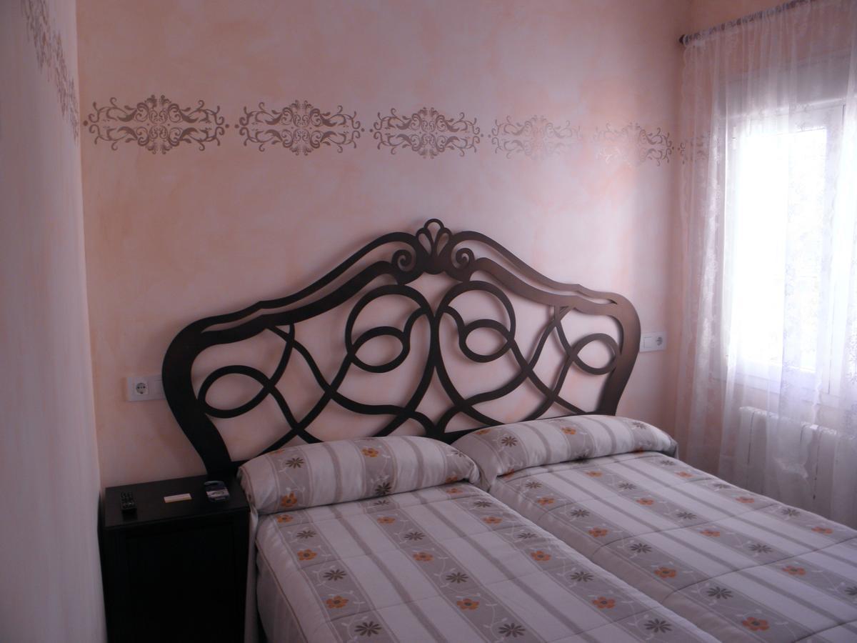 Hostal Paquita Madrid Luaran gambar