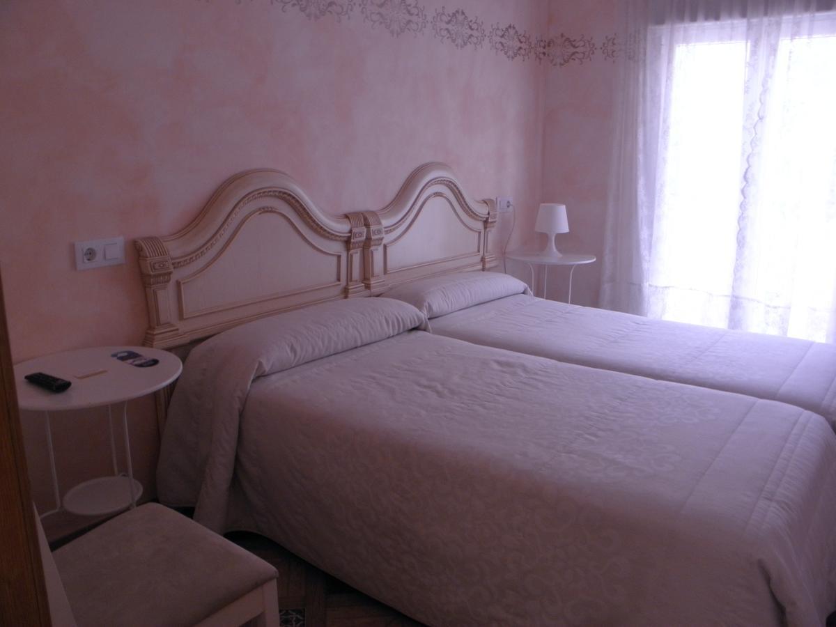 Hostal Paquita Madrid Luaran gambar